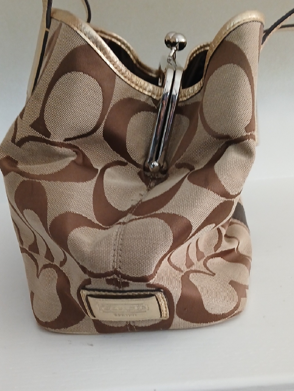 Coach Signature Brown Canvas Tote with Kiss Lock - Picture 3 of 7